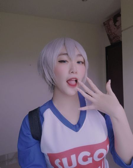 双胞胎姐妹的蔑视