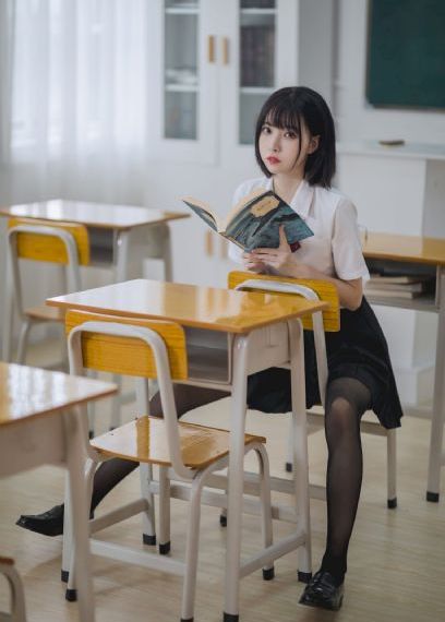 精品午夜视频