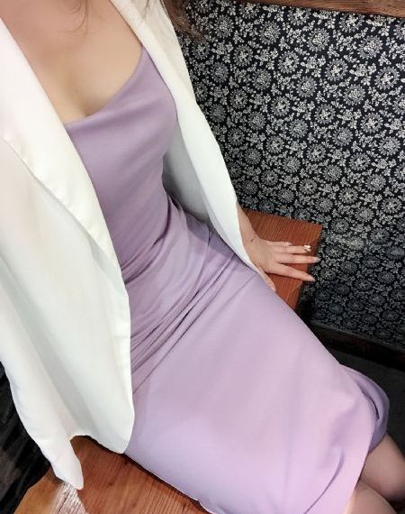 抱着娇妻让粗大玩3p
