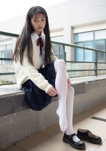 丰满少妇与大狼拘